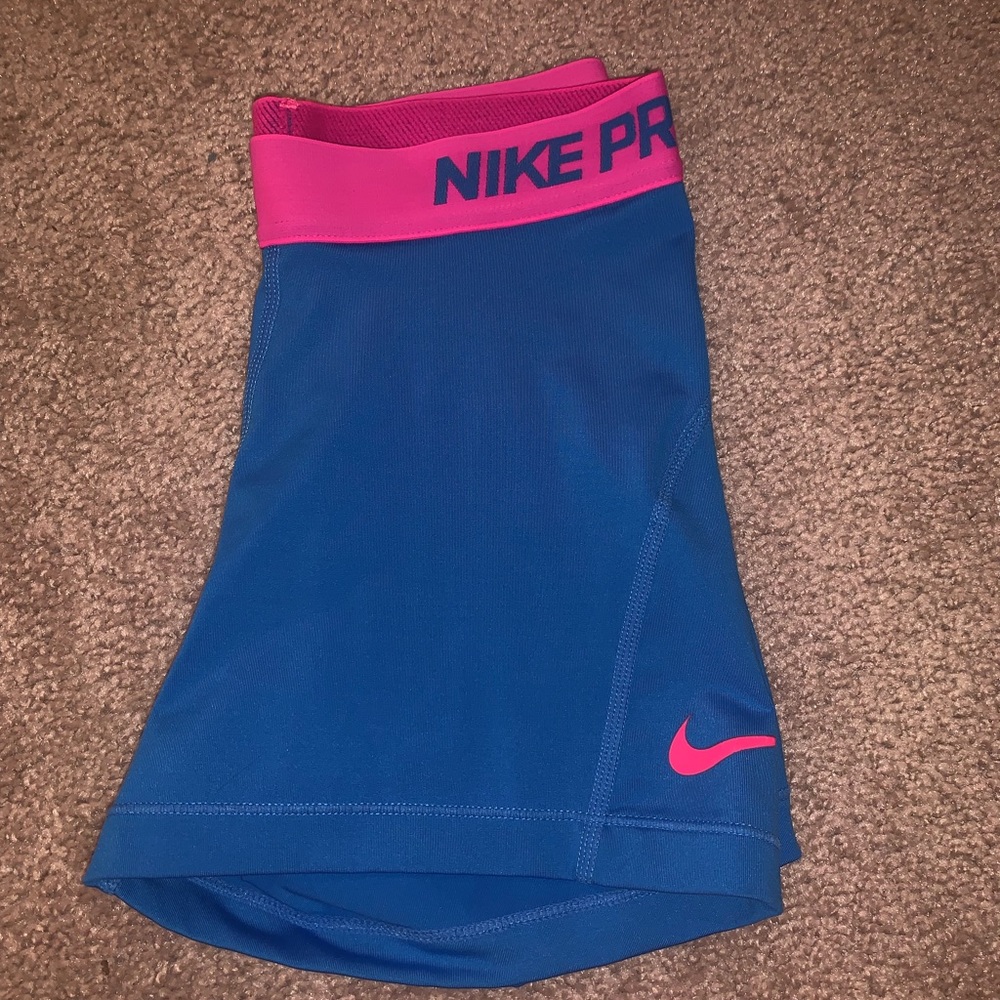 Nike pro